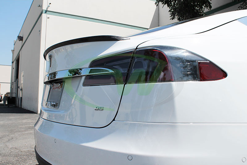 RW-Carbon-Fiber-Trunk-Spoiler-Tesla-Model-S-White-11